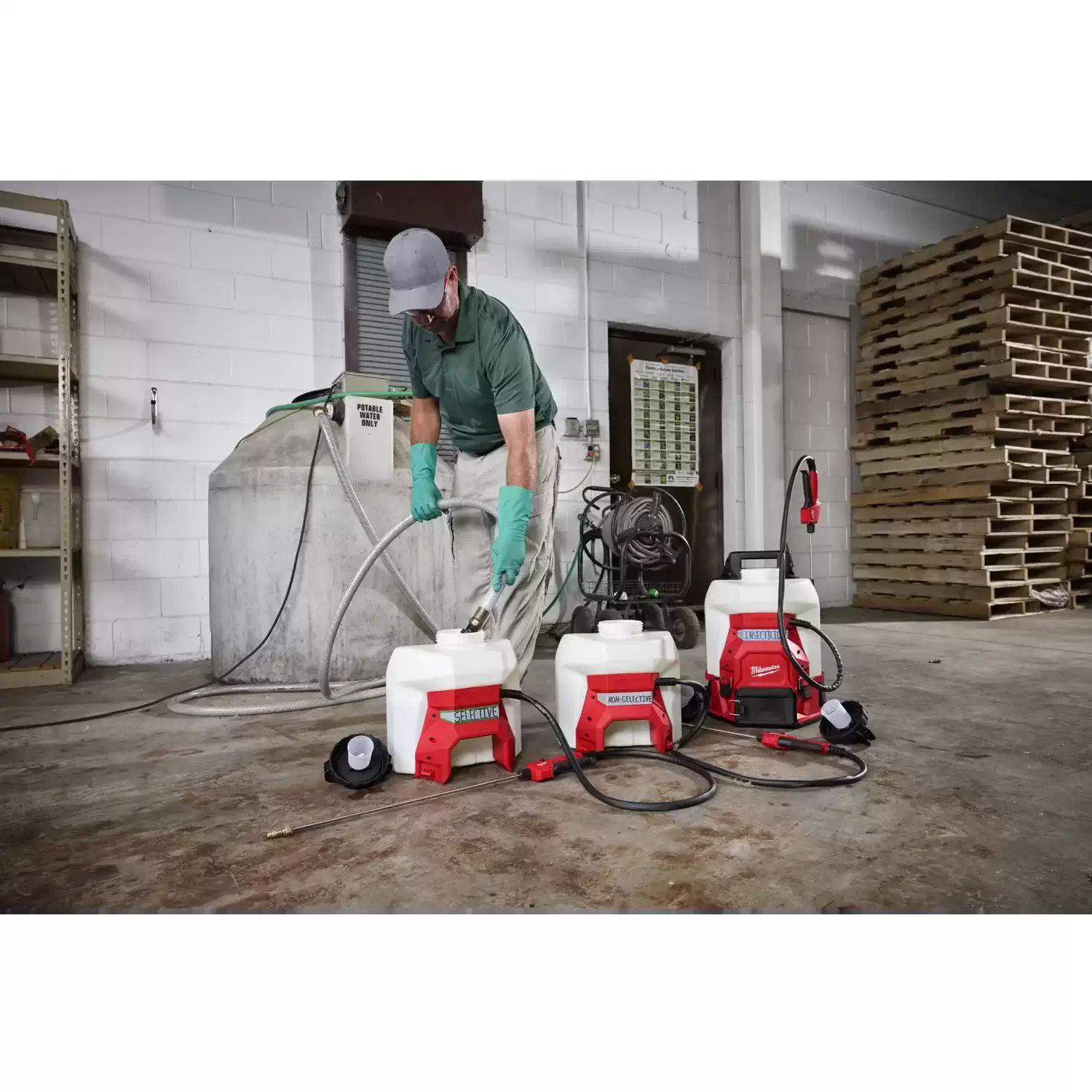 Milwaukee 3019-20PS M18 4-Gallon Backpack Sprayer w/ SWITCH TANK - Tool Only